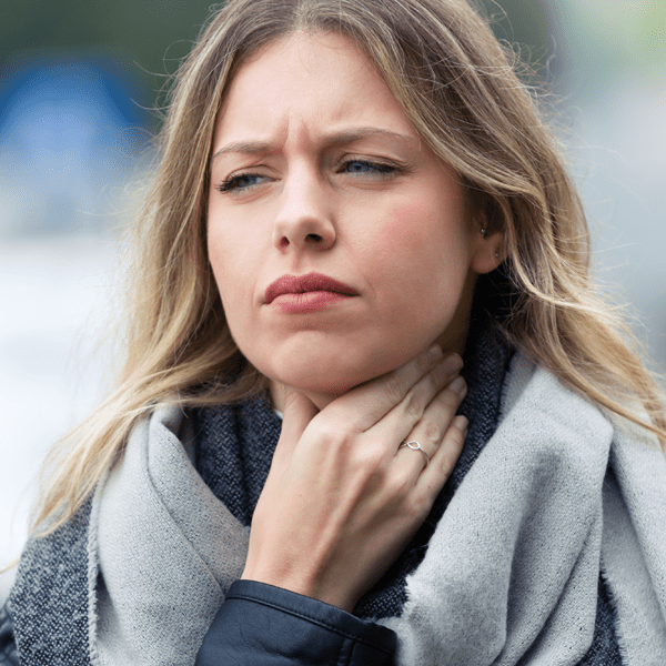 Humer comment éviter et prévenir le mal de gorge