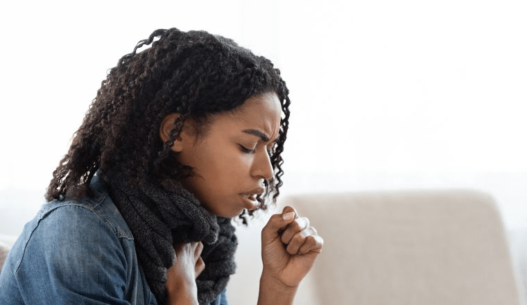 comment-calmer-la-toux-humer